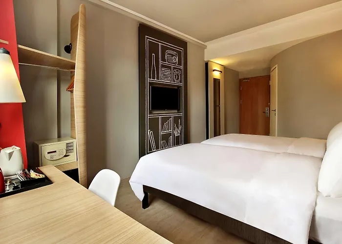 Hotel Ibis Bali Street 3*
